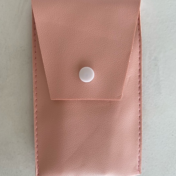 Makeup brush set perfect for travel - Picture 7 of 7